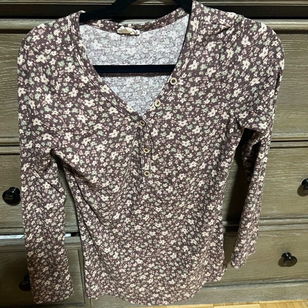 maternity long sleeve top size m